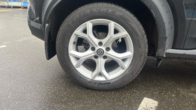 Nissan Juke 1.0 DiG-T N-Connecta 5dr Petrol Hatchback